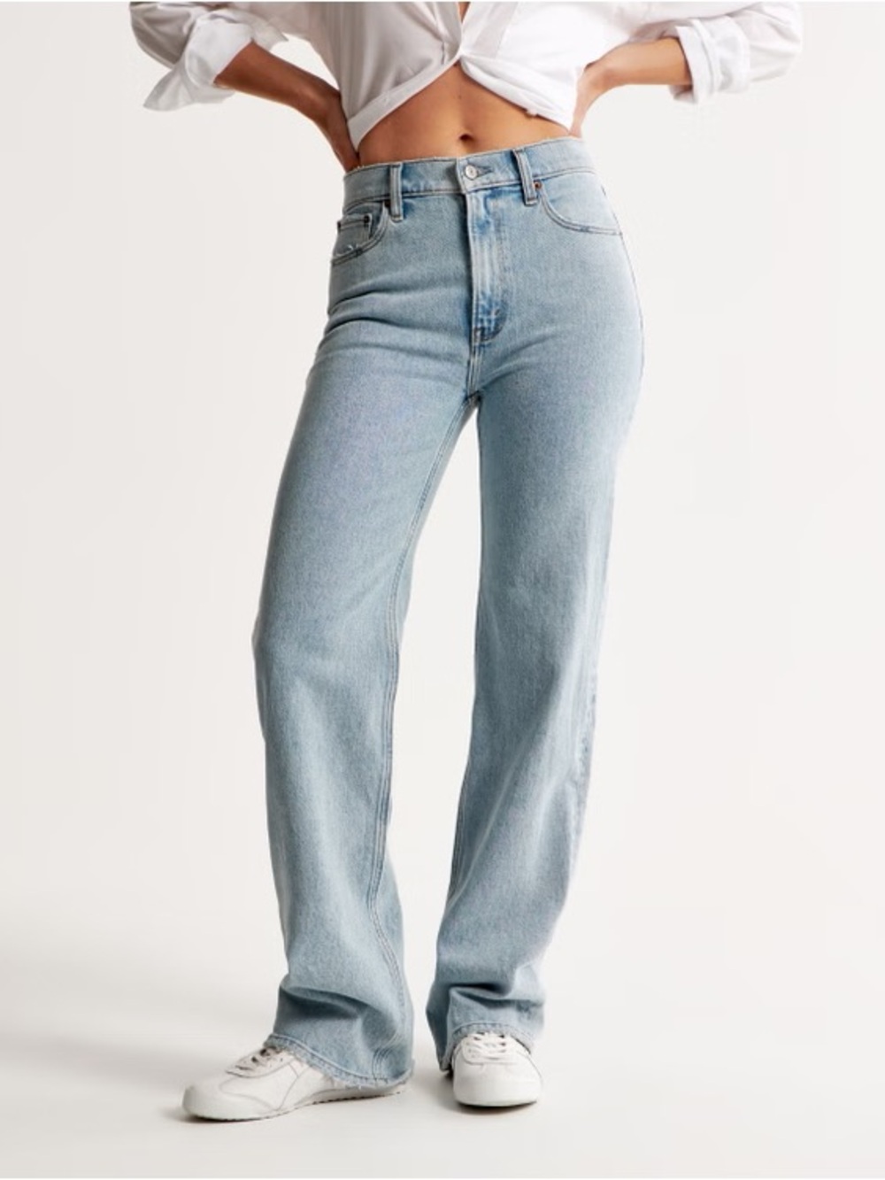 Abercrombie and Fitch • 90s Relaxed Jeans